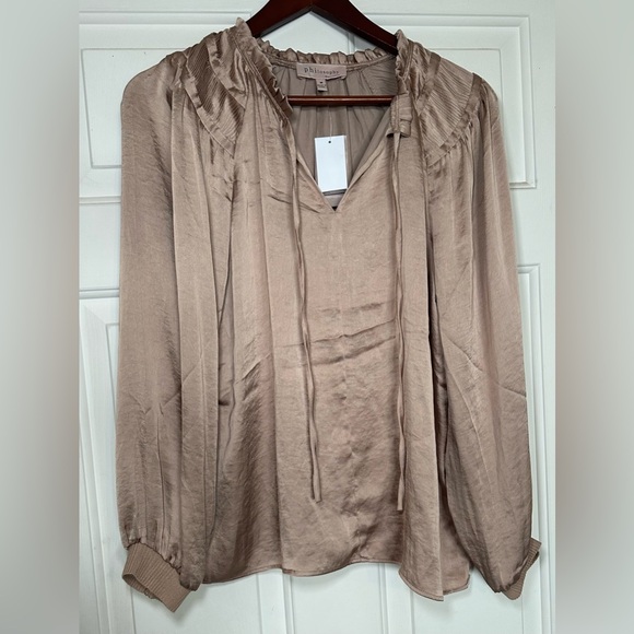 NEW NWT Philosophy Long Sleeve Satin Top Shirt Size Medium Tan Neutral MSRP $68. - Picture 1 of 7